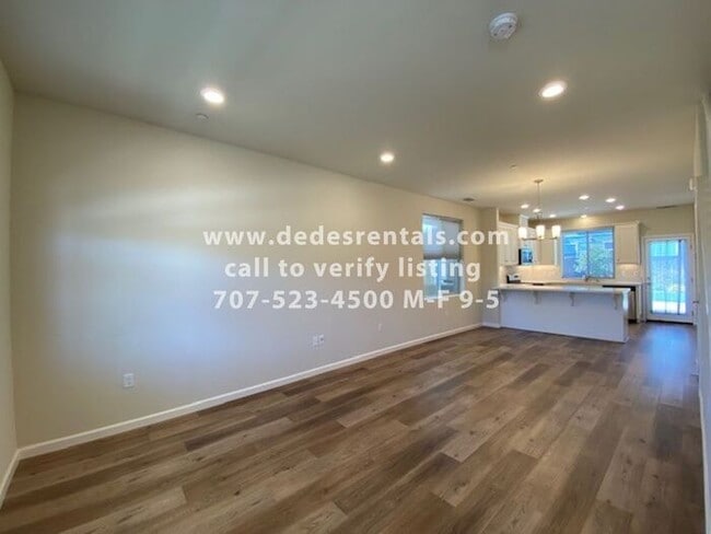 Building Photo - Stunning, new 2 story home in Coffey Park!