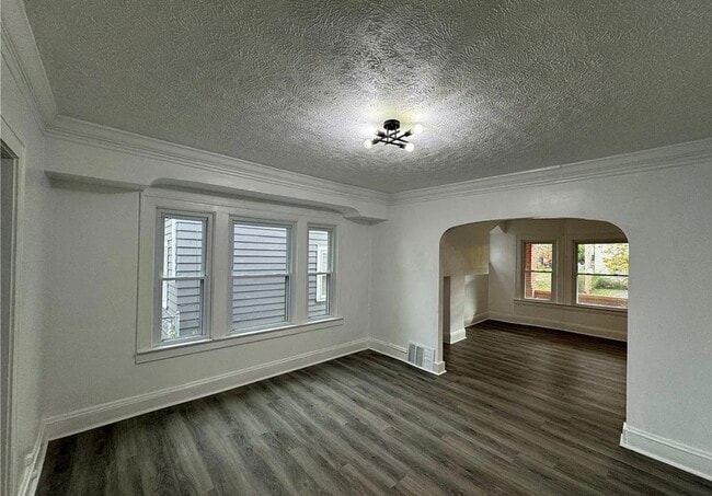 Foto del edificio - 3732 E 144th St