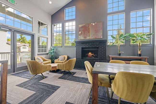 Building Photo - Shadowbrook