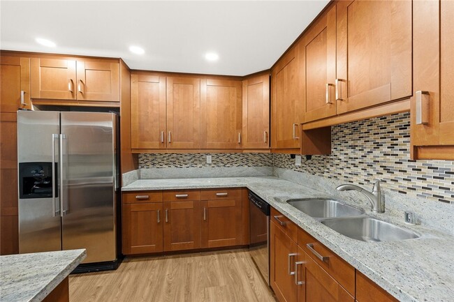 Building Photo - 497 S El Molino Ave
