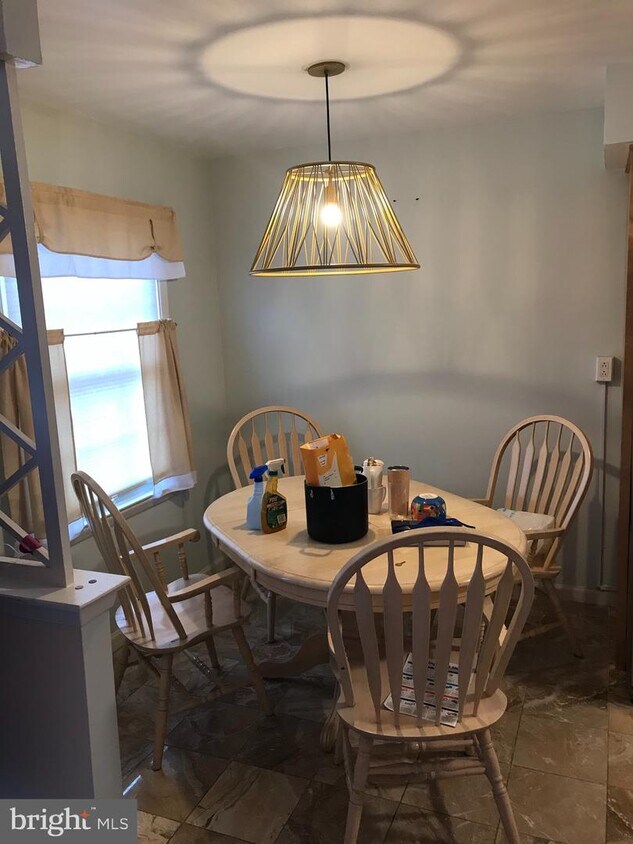 Foto principal - 8222 Pine Rd