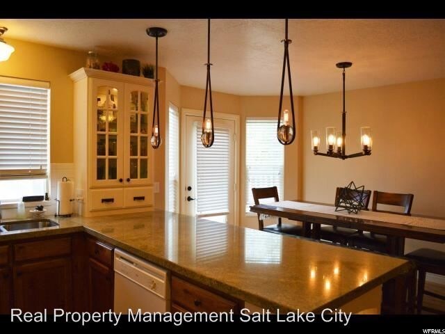Building Photo - 781 S Creekview Dr