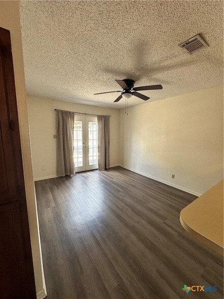 Building Photo - 203 Versailles St