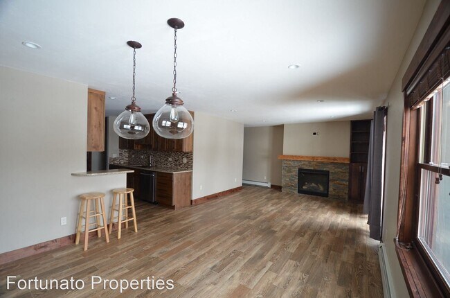 Building Photo - 2 br, 2 bath House - 2 Andorra 325 N. Fren...