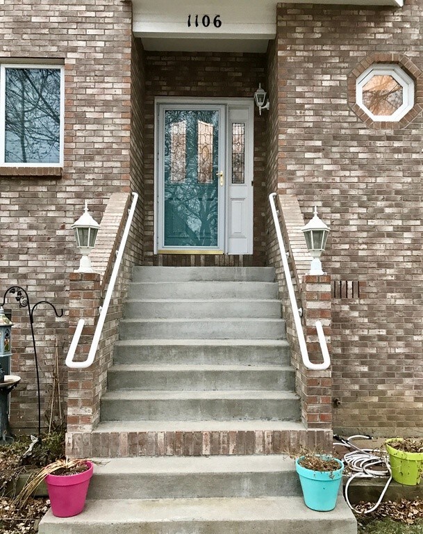 Primary Photo - 1106 Maple St
