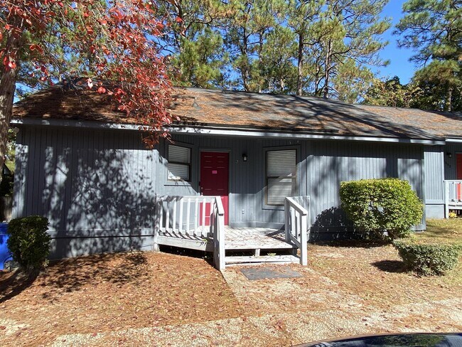 Building Photo - 3594 Torbay Dr