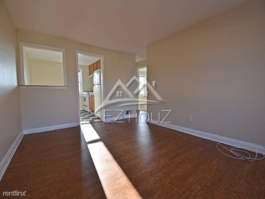 Foto principal - 7521 Lange St