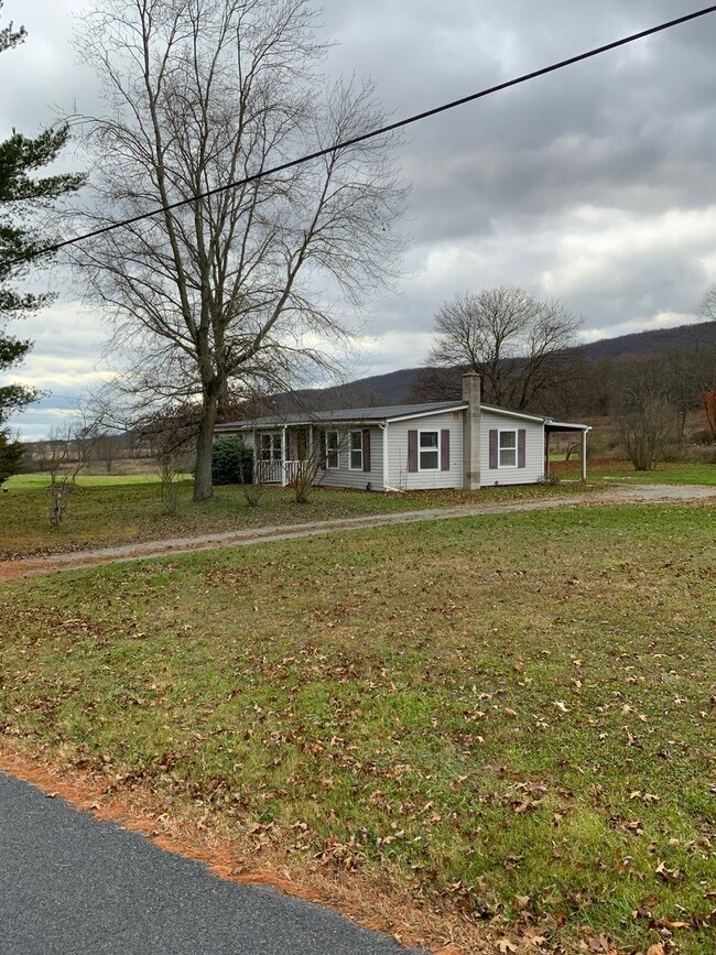 Building Photo - 3 br, 1 bath House - 623 VALLEY ROAD