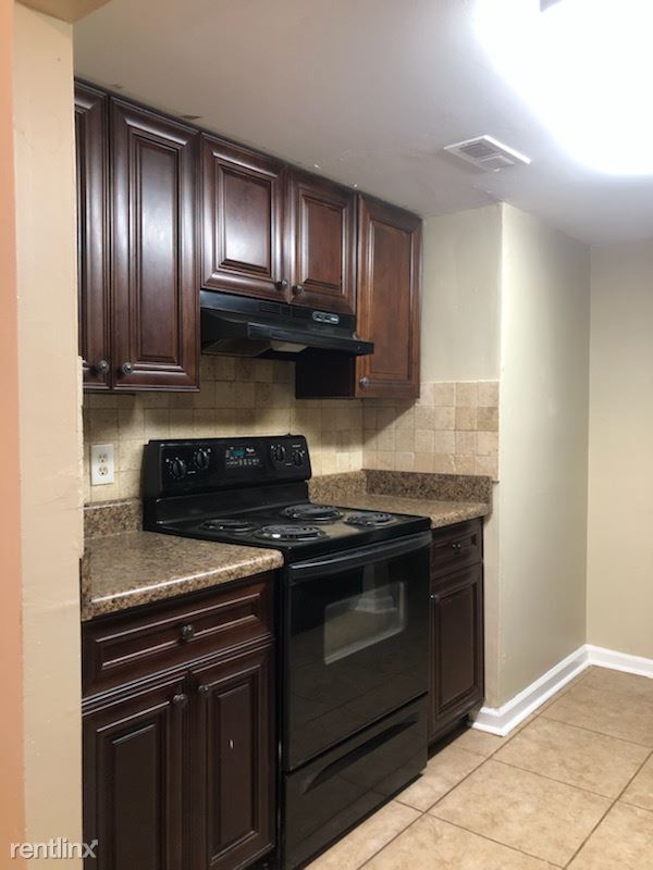 Building Photo - 2 br, 2.5 bath Townhome - 6439 Baker ct D ...