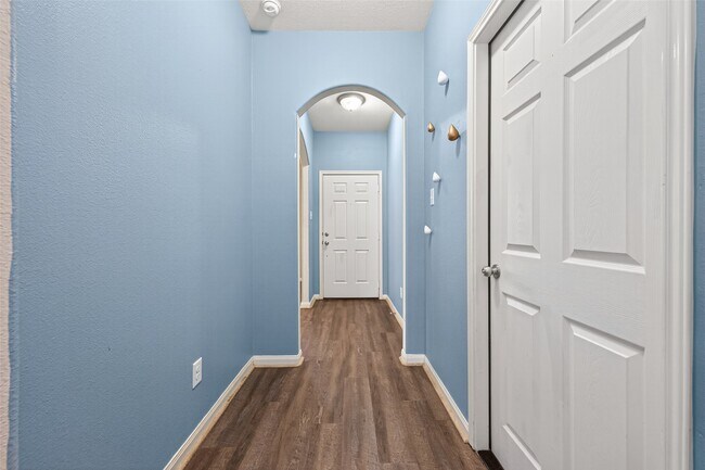 Foto del edificio - 30914 W Lost Creek Blvd