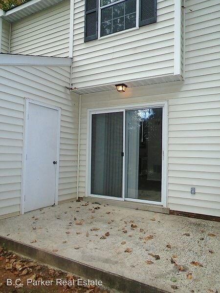 Foto del edificio - 1212 Collins Dr