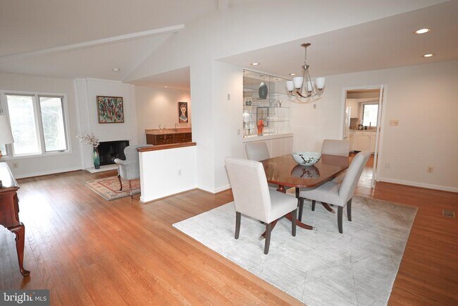 Building Photo - 6025 Orris St