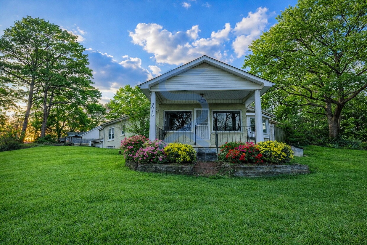 Photo - All-Electric Comfort in Lakewood Heights – 3BR/2BA at 2018 Pryor Rd SW