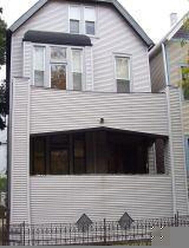 Foto del edificio - 2 bedroom in Chicago IL 60657