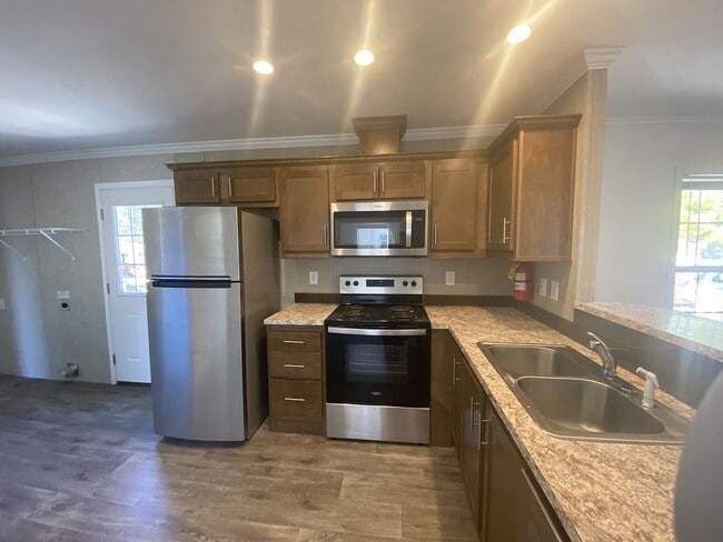 Building Photo - 4 Autumn Ct