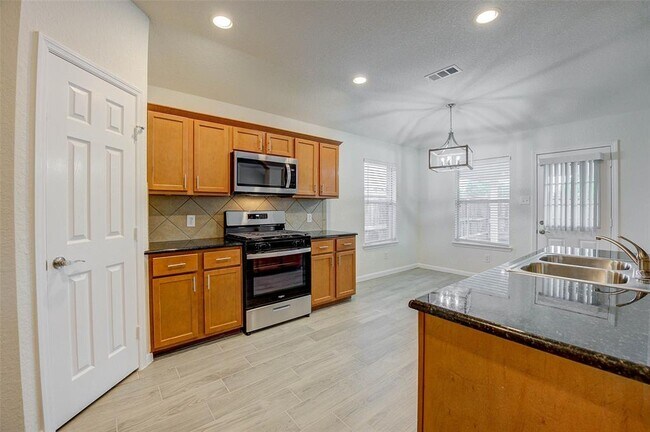 Building Photo - 32403 Cross Spring Park Ln
