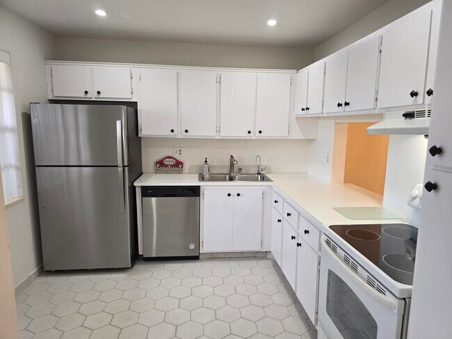 Foto del edificio - 163 Lake Gloria Dr