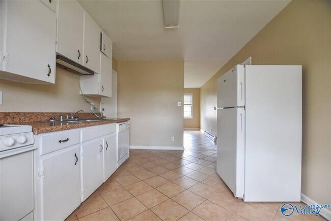 Foto del edificio - 1512 Oakwood Ave NE