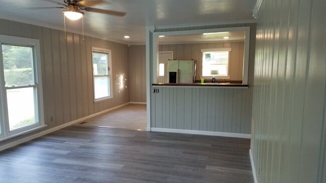 Building Photo - 252 Sweetens Cove Rd