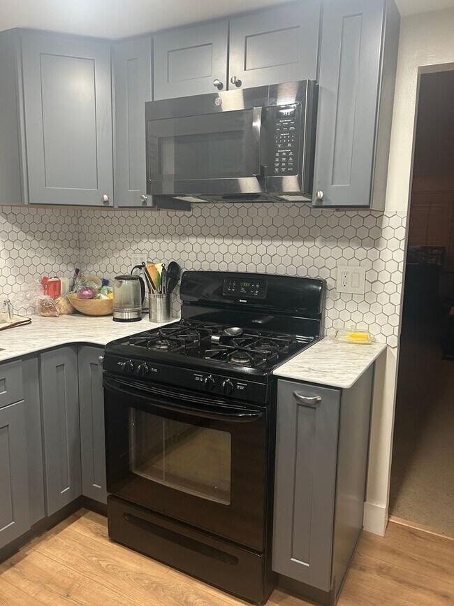 Foto del edificio - Cozy 2 Bed 1 Bath Single Family Home - Ava...