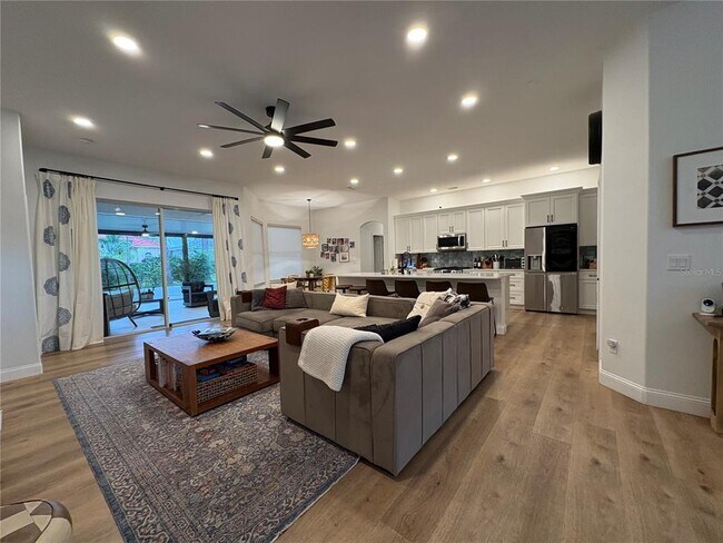 Building Photo - 10413 Canary Isle Dr