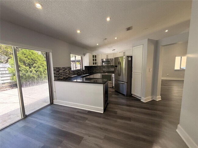 Foto del edificio - 14467 SW 137th Ct