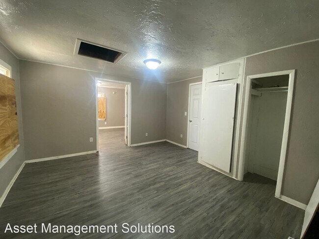 Building Photo - 3 br, 1 bath House - 5229 S Sunnylane Rd.