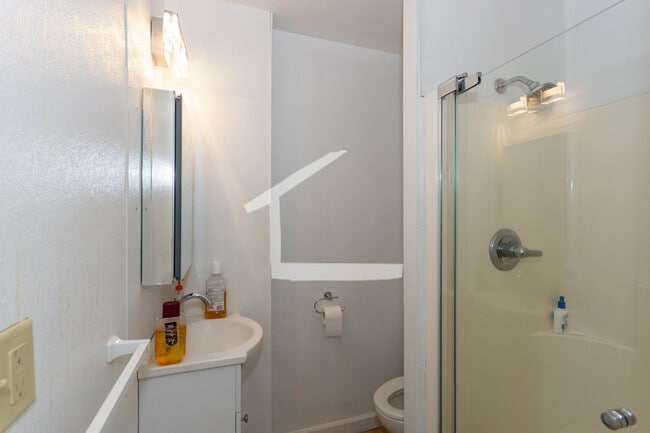 Building Photo - 4 Gardner St