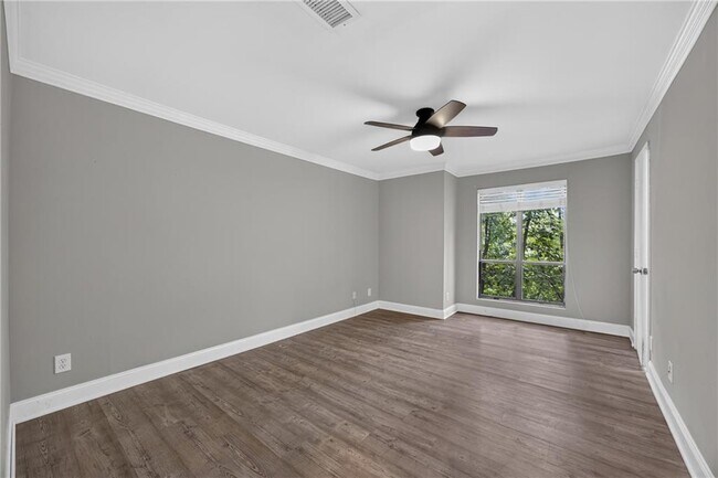 Foto del edificio - 123 Warm Springs Cir