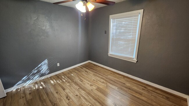 Foto del edificio - Beautiful 2 bedroom house with granite and...