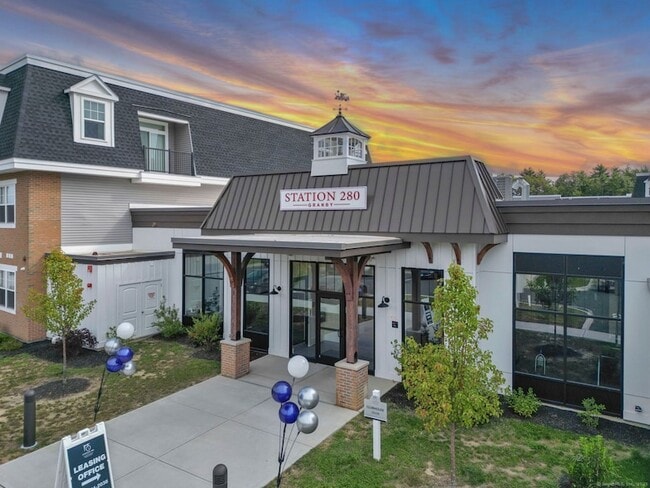 Foto del edificio - 280 Salmon Brook St