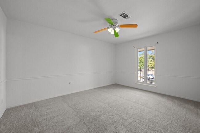 Building Photo - 4702 Bayou Vista Dr