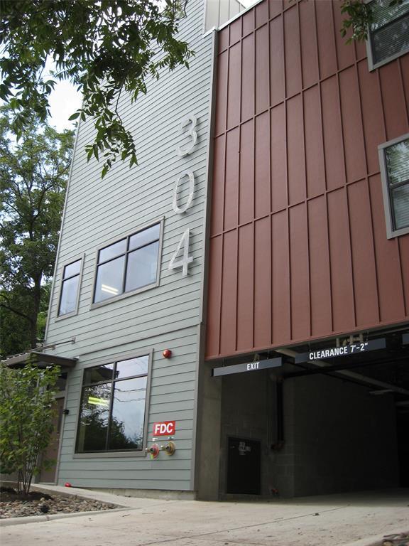 Building Photo - 304 E 30th St