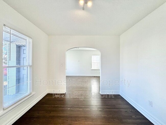 Building Photo - 1224 SW 35th St