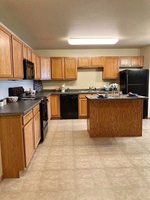 Foto principal - Spacious 1 Bed 1 Bath with Laundry in Unit!