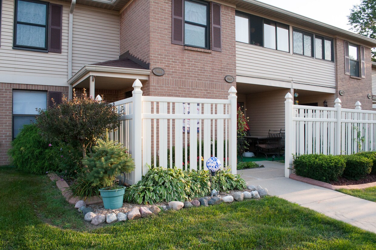 19653 Northridge Dr Unit 75, Northville, MI 48167 Condo for Rent in