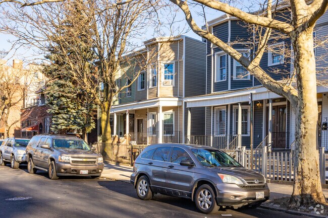 Many homes in the Belmont neighborhood have delightful front porches.