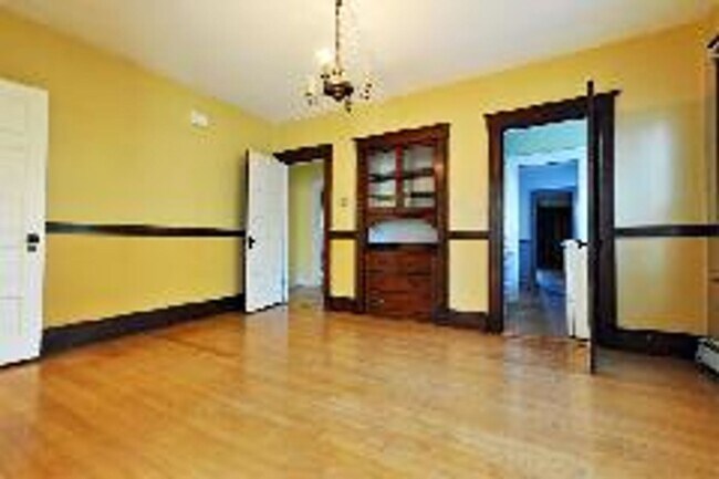 Foto del edificio - Brighton 3 bedroom apartment - NO BROKER FEE