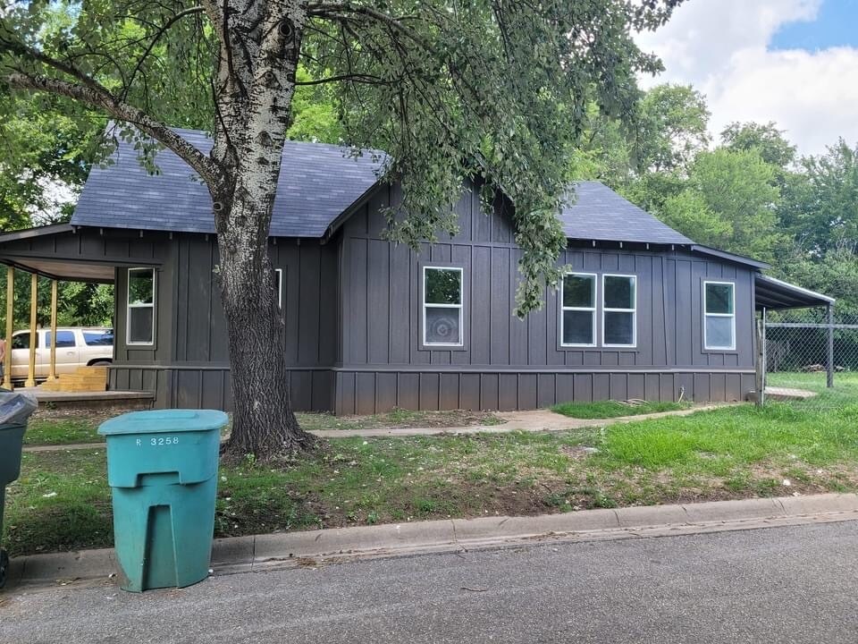 1027 S Throckmorton St, Sherman, TX 75090 House Rental in Sherman, TX