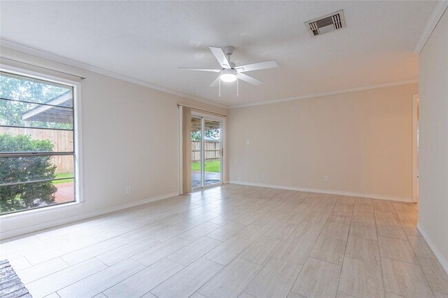 Foto del edificio - 2435 Heritage Bend Dr