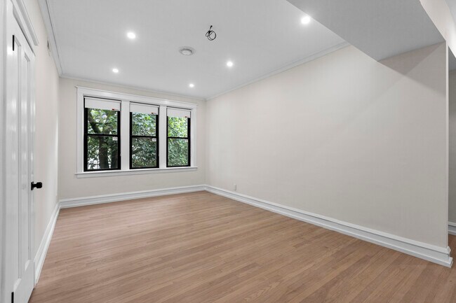 Foto del edificio - 4636 N Hamilton Ave