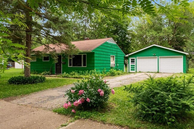 Foto del edificio - 1210 Blaine Dr