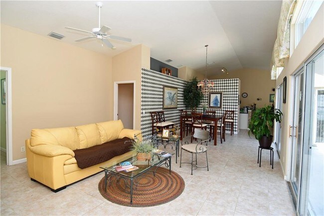 Foto del edificio - 8965 SW Chevy Cir