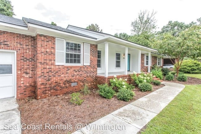 Building Photo - 3 br, 2 bath House - 201 South Cardinal Drive