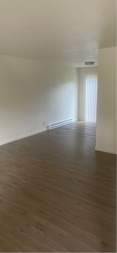 Foto principal - 845 SE East Slope Rd