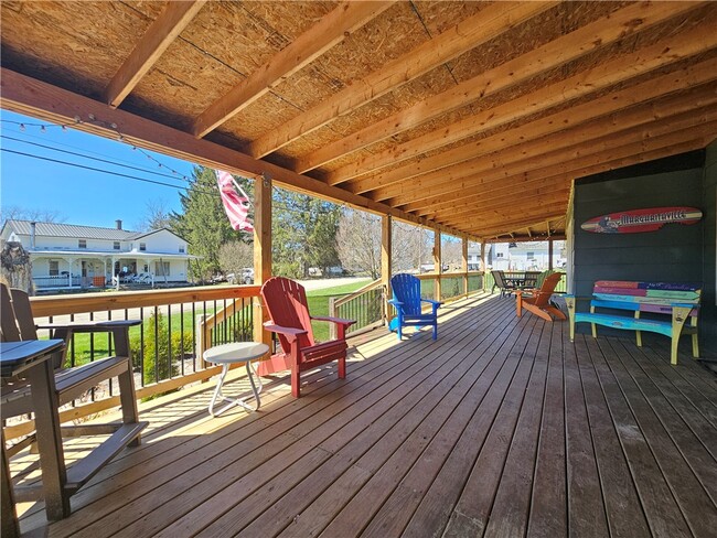 Building Photo - 11560 Maple Ave