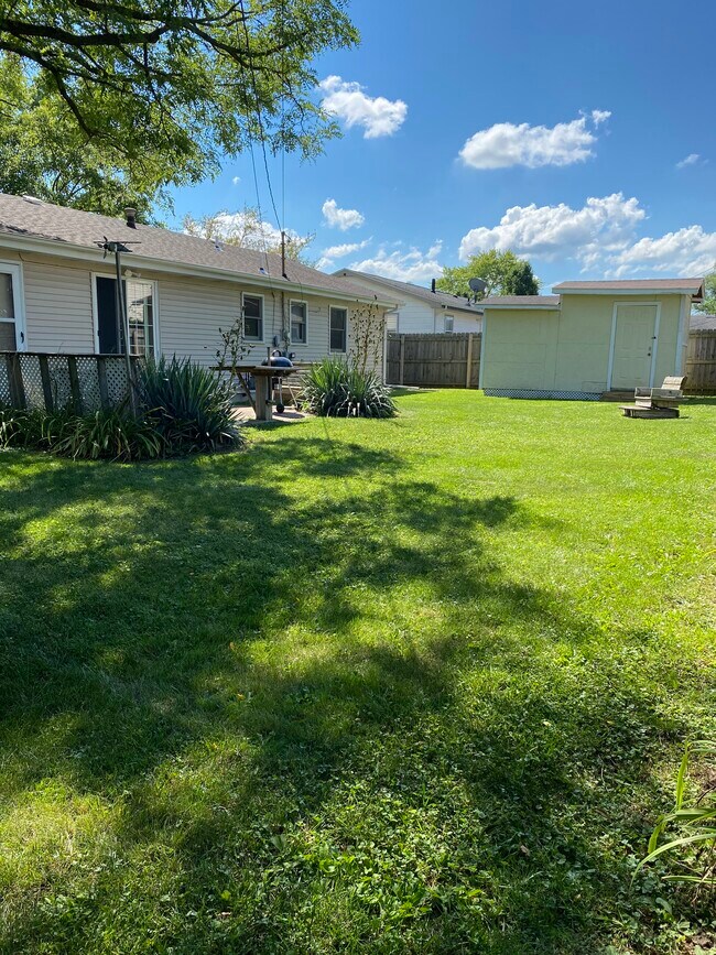 Foto del edificio - 718 N State Rd 149