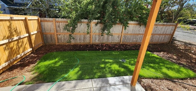 Foto del edificio - FREE RENT - Beautiful New Construction in McMinnville