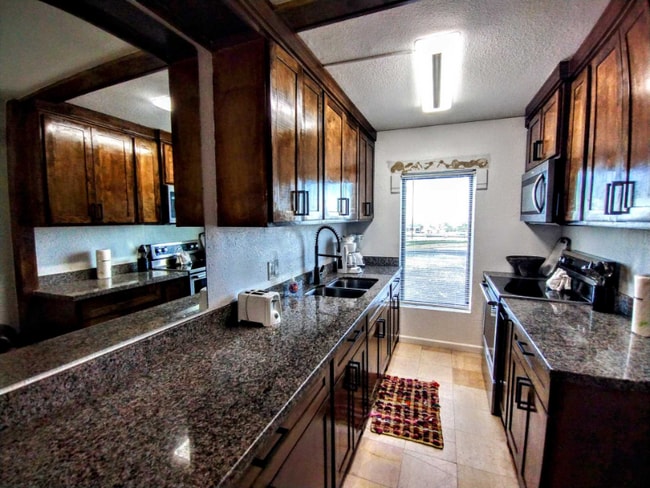 Foto del edificio - 6403 Padre Blvd