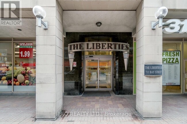 Building Photo - 711-711 Bay St.